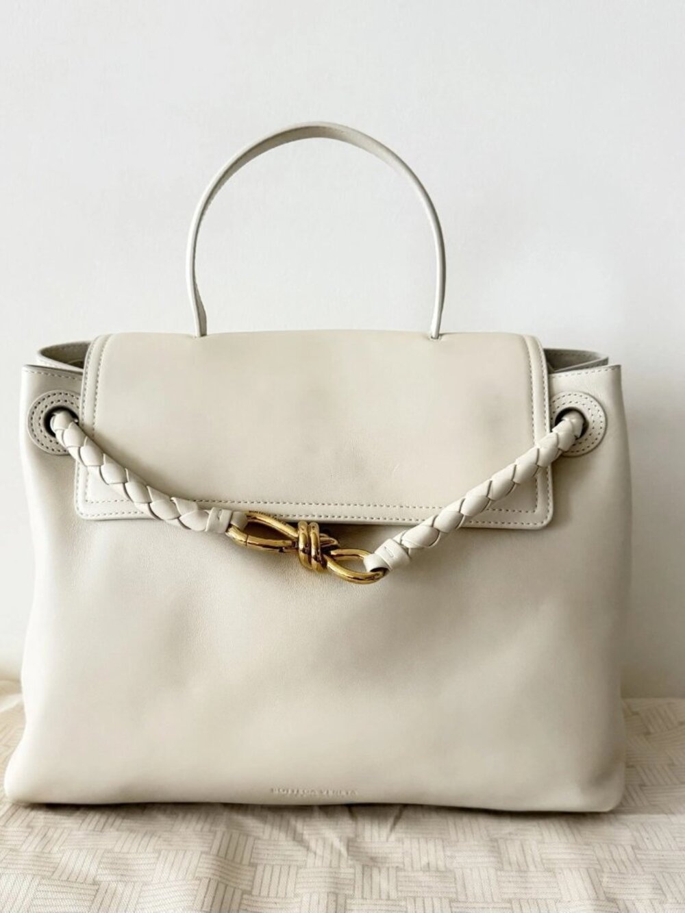 Bottega Veneta Ciao Ciao Medium Leather Top-Handle Bag